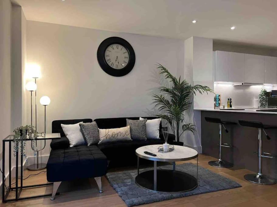 Beautiful Stay In Central Wembley London Exterior photo